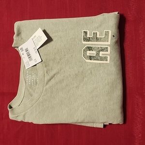 American Eagle green T-shirt.